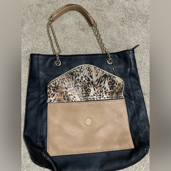 Big Buddha Faux Leather Shoulder Tote Black Tan Gold Chain Straps Light Wear NWT - Picture 2 of 5